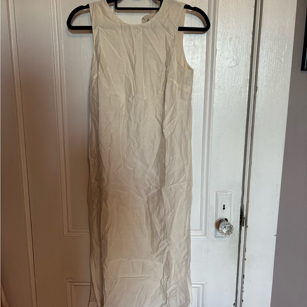 Chic Sleeveless Cream Midi Dress